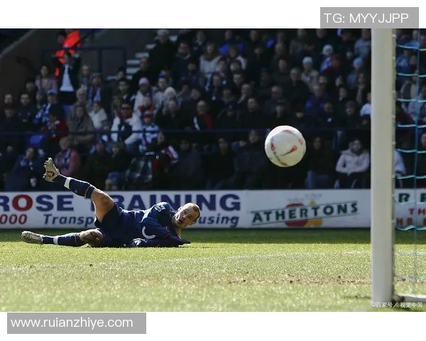 世界著名球星绿茵场巅峰对决展现足球无尽魅力与激情