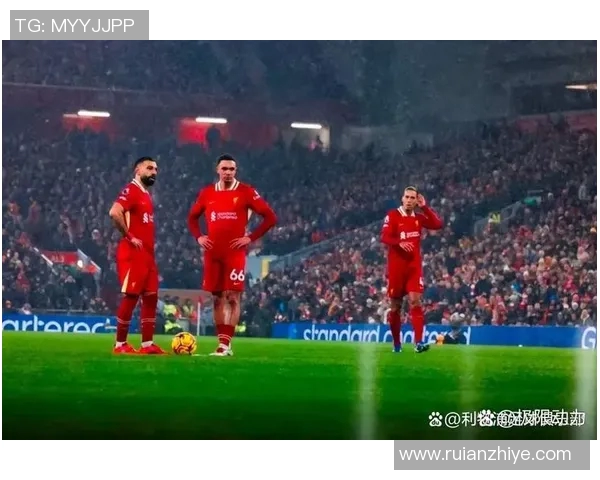 足球球星赛场挑衅动作引发争议激情与火花点燃球迷热议