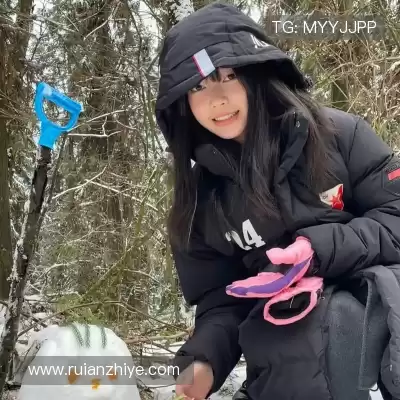 莫青